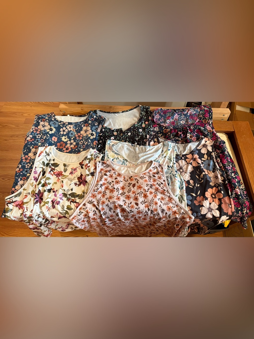 🌸 7-PIECE FLORAL TANK TOP BUNDLE | APPROX. SIZE 10 🌸